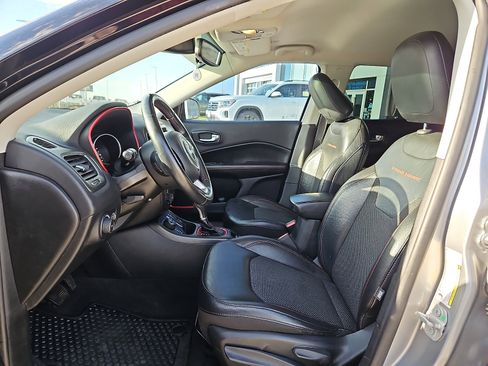 Used 2019 Jeep Compass Trailhawk image 10