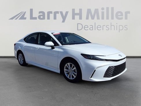 Certified 2025 Toyota Camry LE image 7