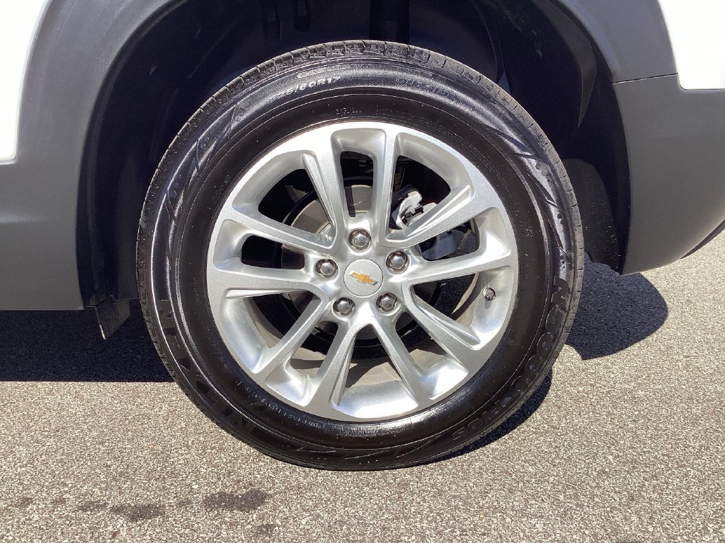 Used 2025 Chevrolet TrailBlazer LS w/ LS Convenience Package FWD image 28