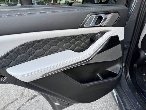 Used 2025 BMW X5 M Competition image 19