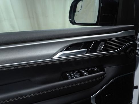 Used 2023 Jeep Wagoneer Series II image 27