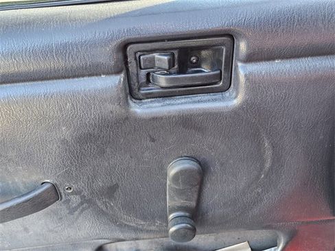 Used 2002 Jeep Wrangler X image 11