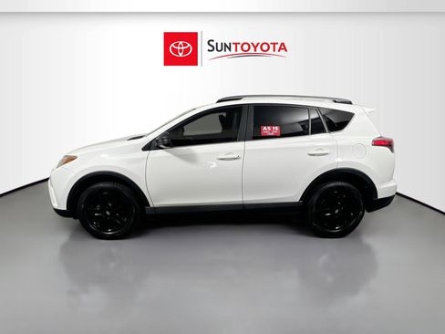 Used 2018 Toyota RAV4 LE image 7