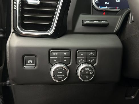 Used 2026 GMC Sierra 3500 Denali w/ Denali Reserve Package AWD/4WD image 24