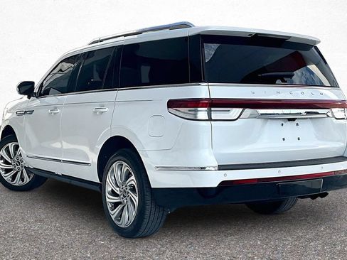 Used 2024 Lincoln Navigator Reserve AWD/4WD image 5