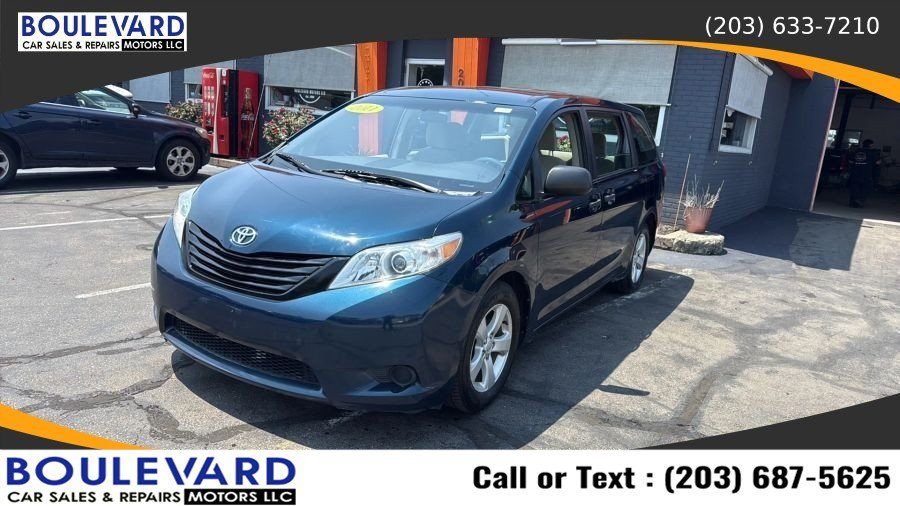 Used 2011 Toyota Sienna FWD image 3