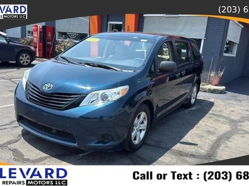 Used 2011 Toyota Sienna FWD image 3