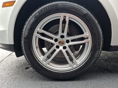 Certified 2020 Porsche Macan AWD/4WD image 15