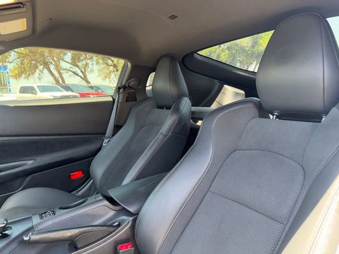 Certified 2025 Nissan Z Performance w/ Floor Mat Package RWD image 10