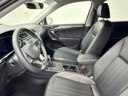 Used 2022 Volkswagen Tiguan SE FWD image 23
