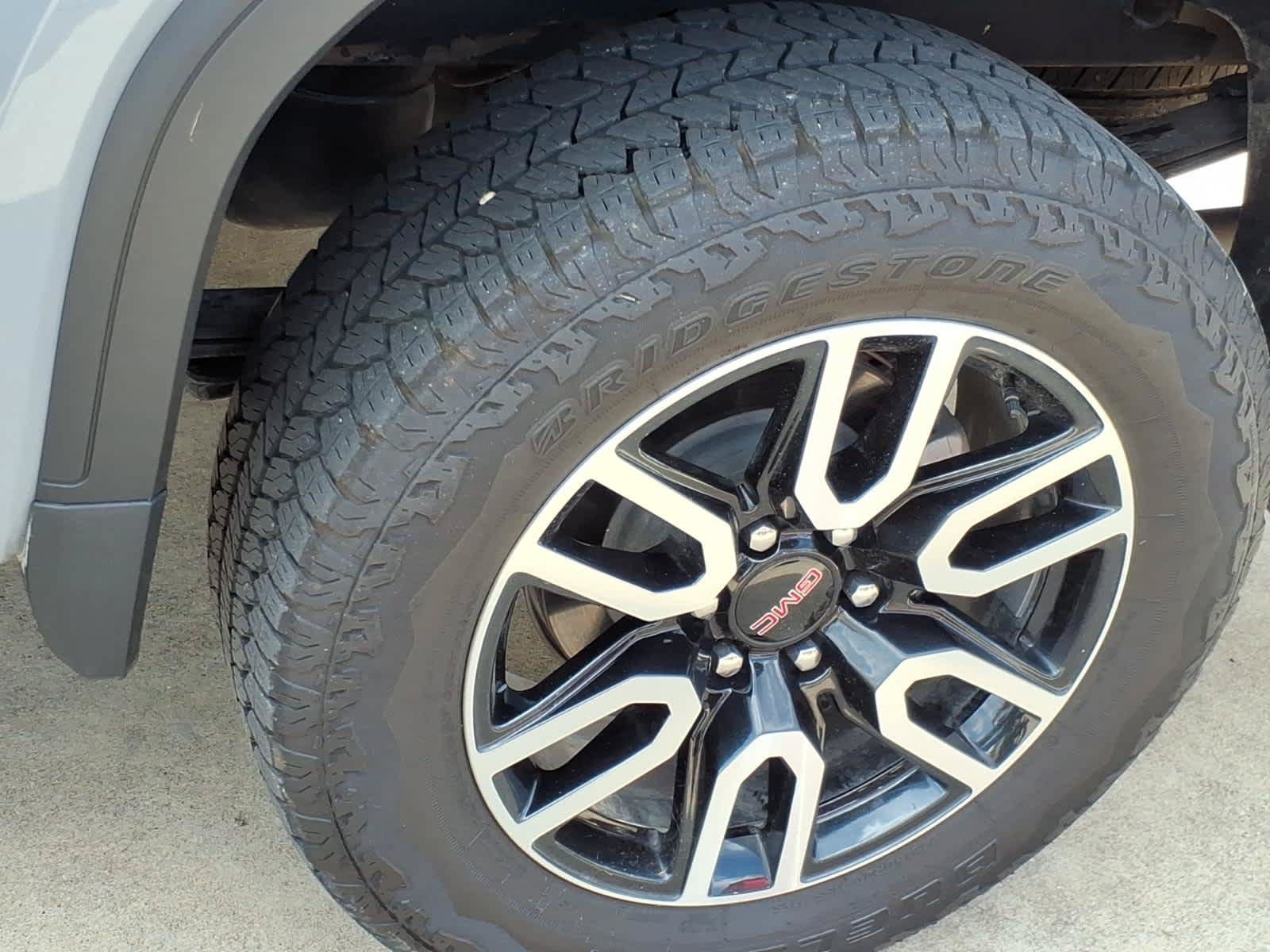 Used 2025 GMC Sierra 1500 AT4 w/ AT4 Premium Package AWD/4WD image 21