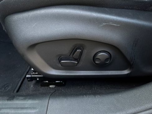 Used 2025 Jeep Compass Limited AWD/4WD image 11