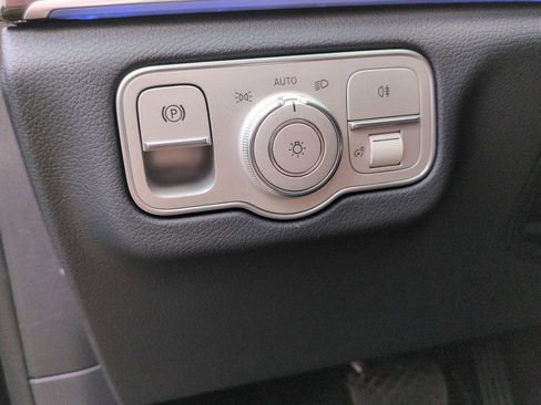 Used 2025 Mercedes-Benz GLE 350 4MATIC image 18