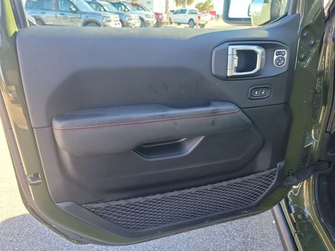 Used 2023 Jeep Gladiator Rubicon image 14