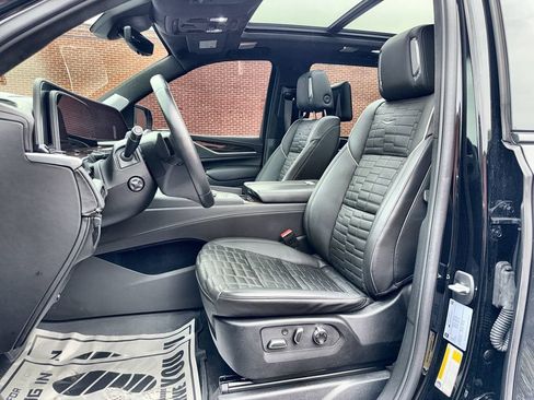 Used 2024 Cadillac Escalade Sport Platinum AWD/4WD image 13