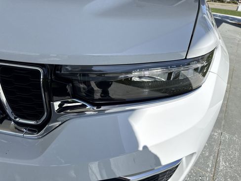 Used 2025 Jeep Grand Cherokee Limited image 5