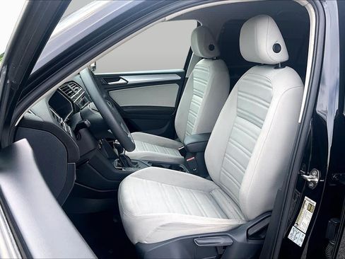 Used 2022 Volkswagen Tiguan S FWD image 8