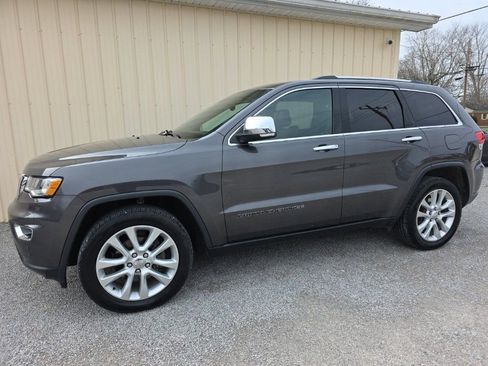 Used 2017 Jeep Grand Cherokee Limited w/ Trailer Tow Group IV image 10