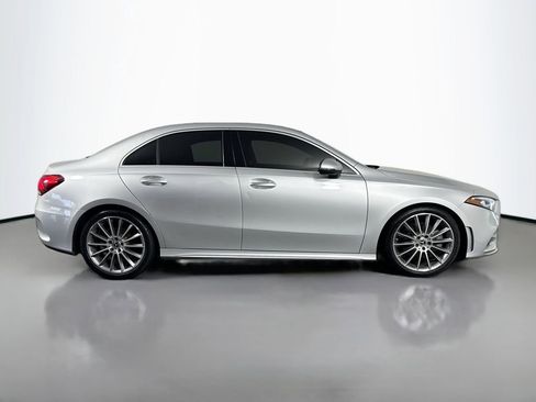 Used 2022 Mercedes-Benz A 220 image 4