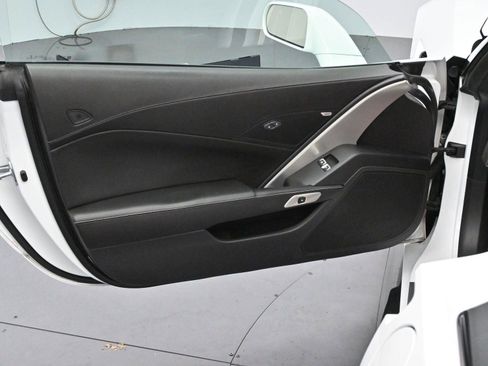 Used 2014 Chevrolet Corvette Stingray Coupe image 10