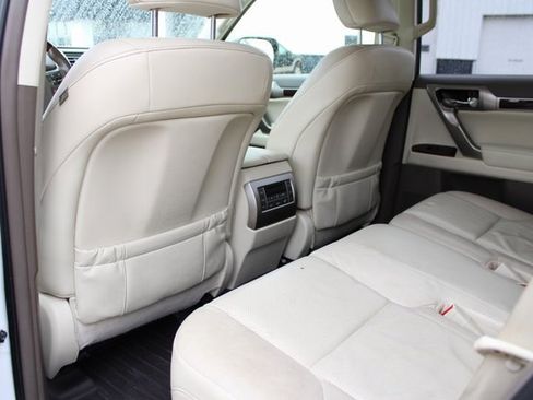 Used 2014 Lexus GX 460 image 34