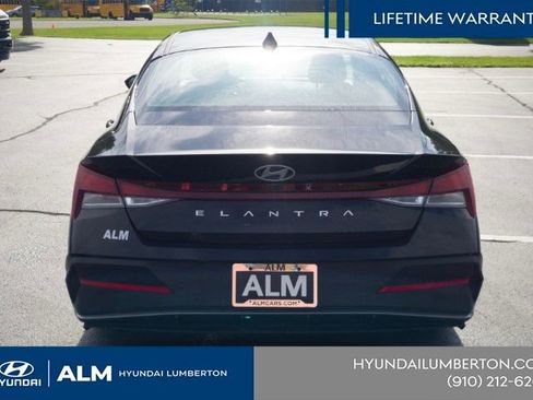 New 2026 Hyundai Elantra SE FWD image 8
