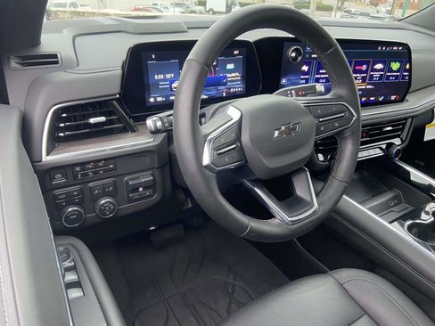 Certified 2025 Chevrolet Suburban Z71 w/ Comfort Package image 2