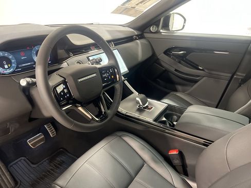 Used 2026 Land Rover Range Rover Evoque Dynamic SE AWD/4WD image 10