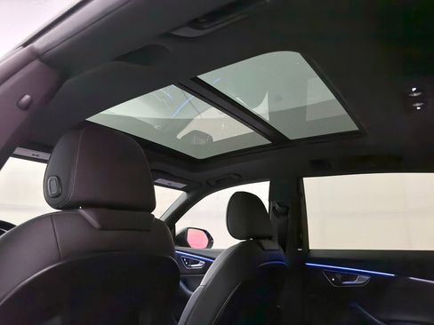 Used 2019 Audi Q8 Premium Plus w/ Premium Plus image 23