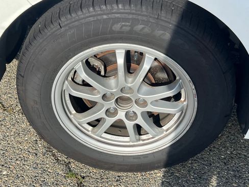 Used 2021 Toyota Corolla LE FWD image 17