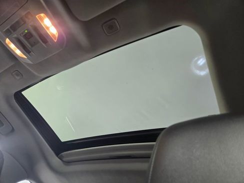 Used 2024 Toyota Highlander XLE image 20