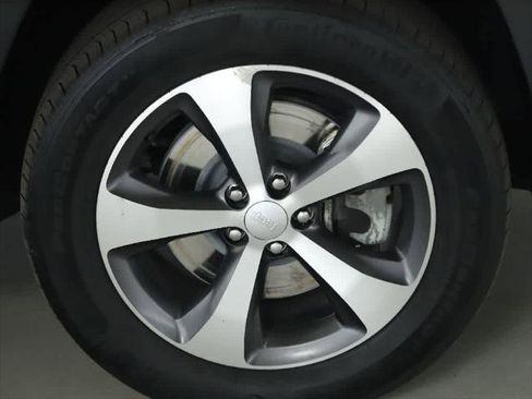 Certified 2021 Jeep Cherokee Limited image 10