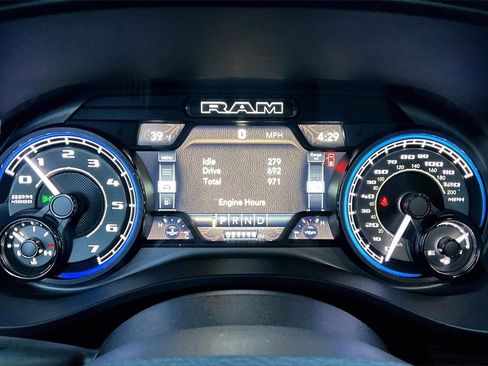 Used 2022 RAM 1500 Limited w/ Body-Colour Bumper Group image 21