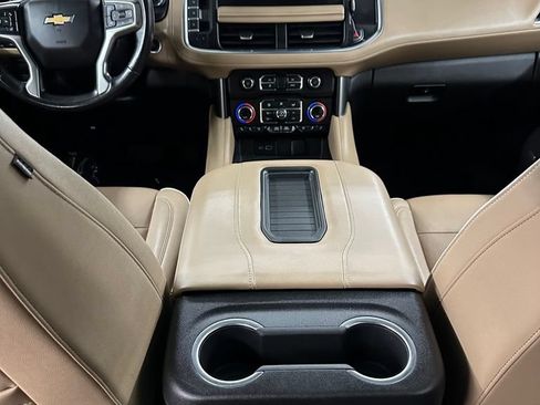 Used 2022 Chevrolet Suburban Premier w/ Premium Package AWD/4WD image 19
