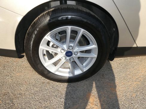 Used 2018 Ford Focus SE image 30