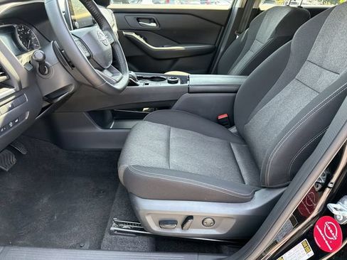 Used 2025 Nissan Rogue SV AWD/4WD image 25