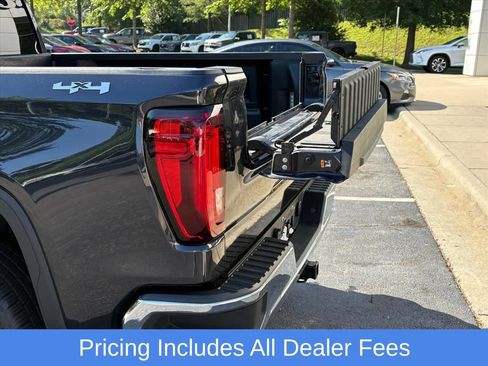 Used 2025 GMC Sierra 1500 SLT AWD/4WD image 25