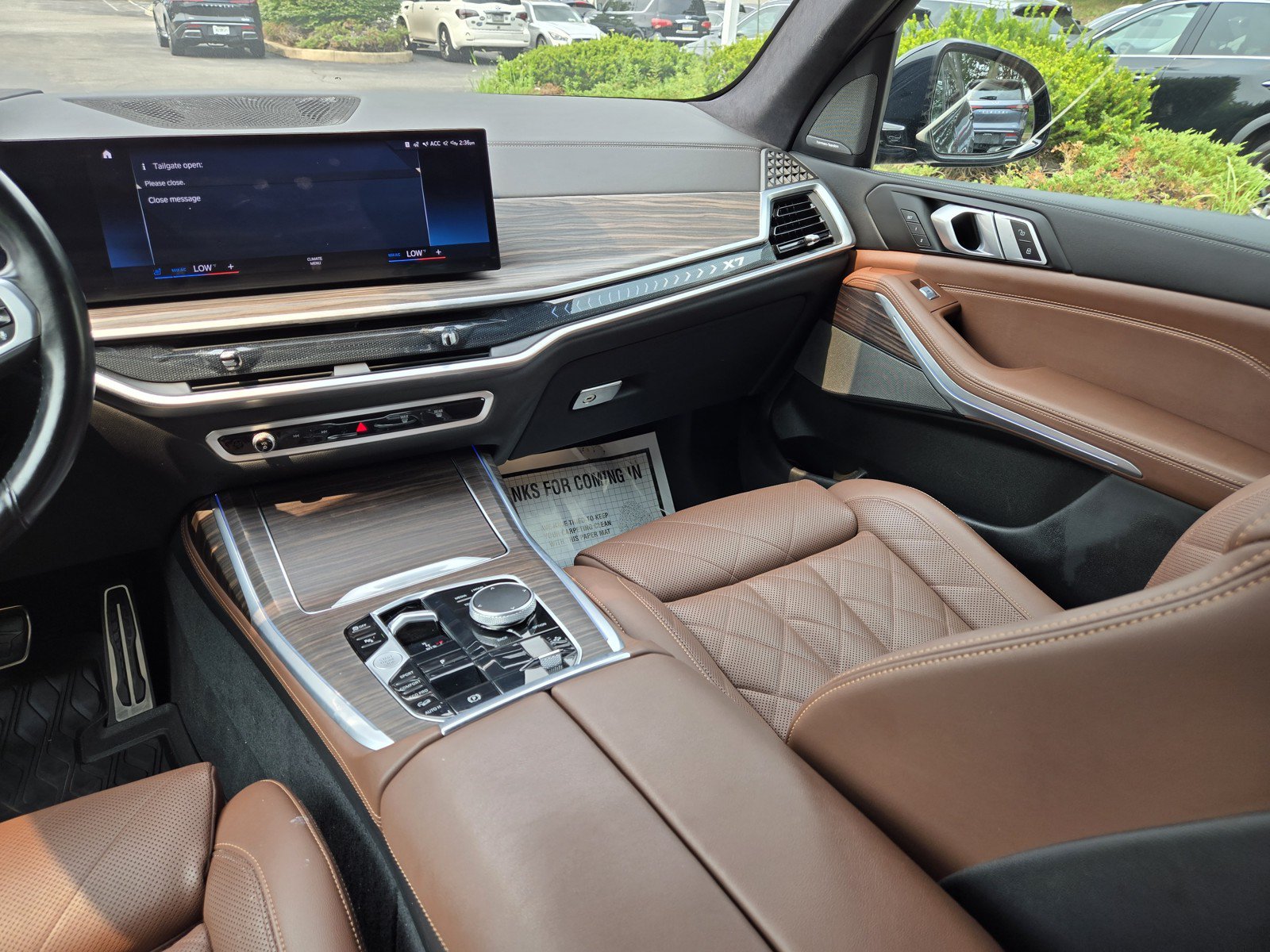 Used 2023 BMW X7 xDrive40i w/ M Sport Package AWD/4WD image 14