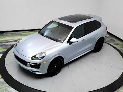 Used 2016 Porsche Cayenne GTS AWD/4WD image 31