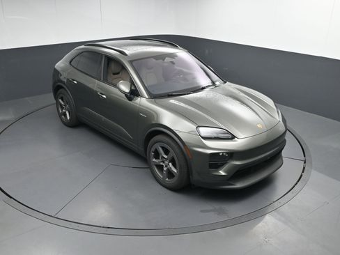Certified 2025 Porsche Macan 4 Electric image 41