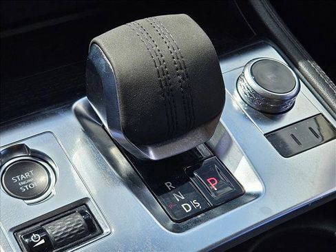 Used 2021 Jaguar F-PACE image 12