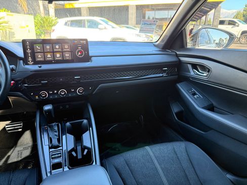 Used 2025 Honda Accord Sport image 23