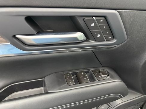 New 2026 GMC Terrain Denali w/ LPO, Floor Liner Package image 18