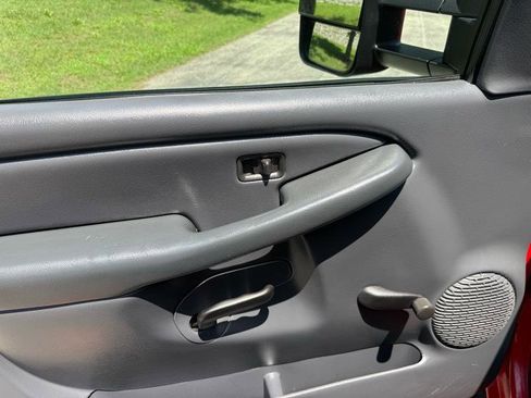 Used 2002 GMC Sierra 3500 4x4 Regular Cab image 16