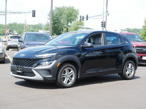 Used 2023 Hyundai Kona SE w/ Cargo Package AWD/4WD image 2