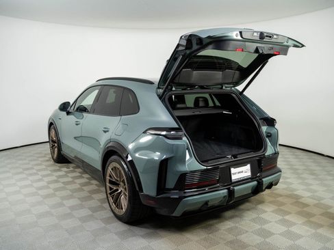New 2026 Porsche Cayenne Turbo Electric AWD/4WD image 33