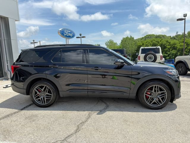 Used 2025 Ford Explorer ST w/ Sun And Sound Package AWD/4WD image 8