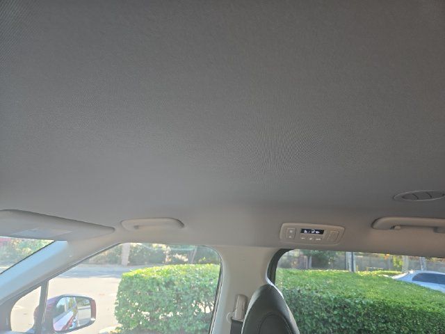 Used 2026 Kia Carnival FWD image 17