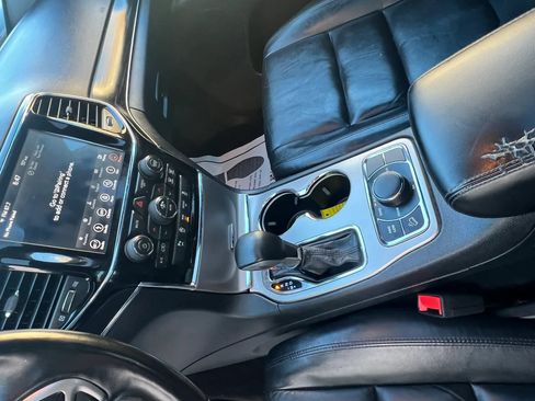 Used 2019 Jeep Grand Cherokee Limited AWD/4WD image 26
