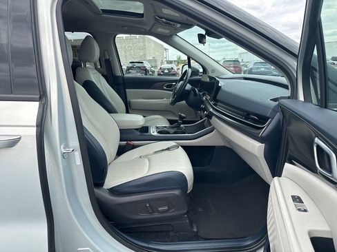 Used 2025 Kia Carnival SX FWD image 40